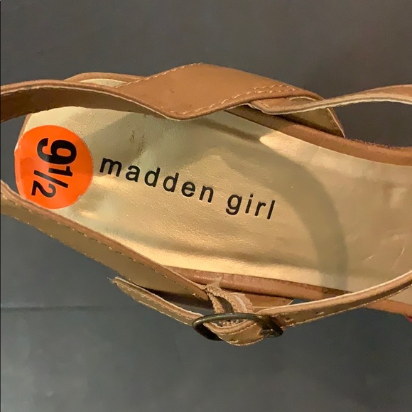 NWOT Madden Girl Multicolored Boho Wedges Sz 9.5 - Picture 3 of 8